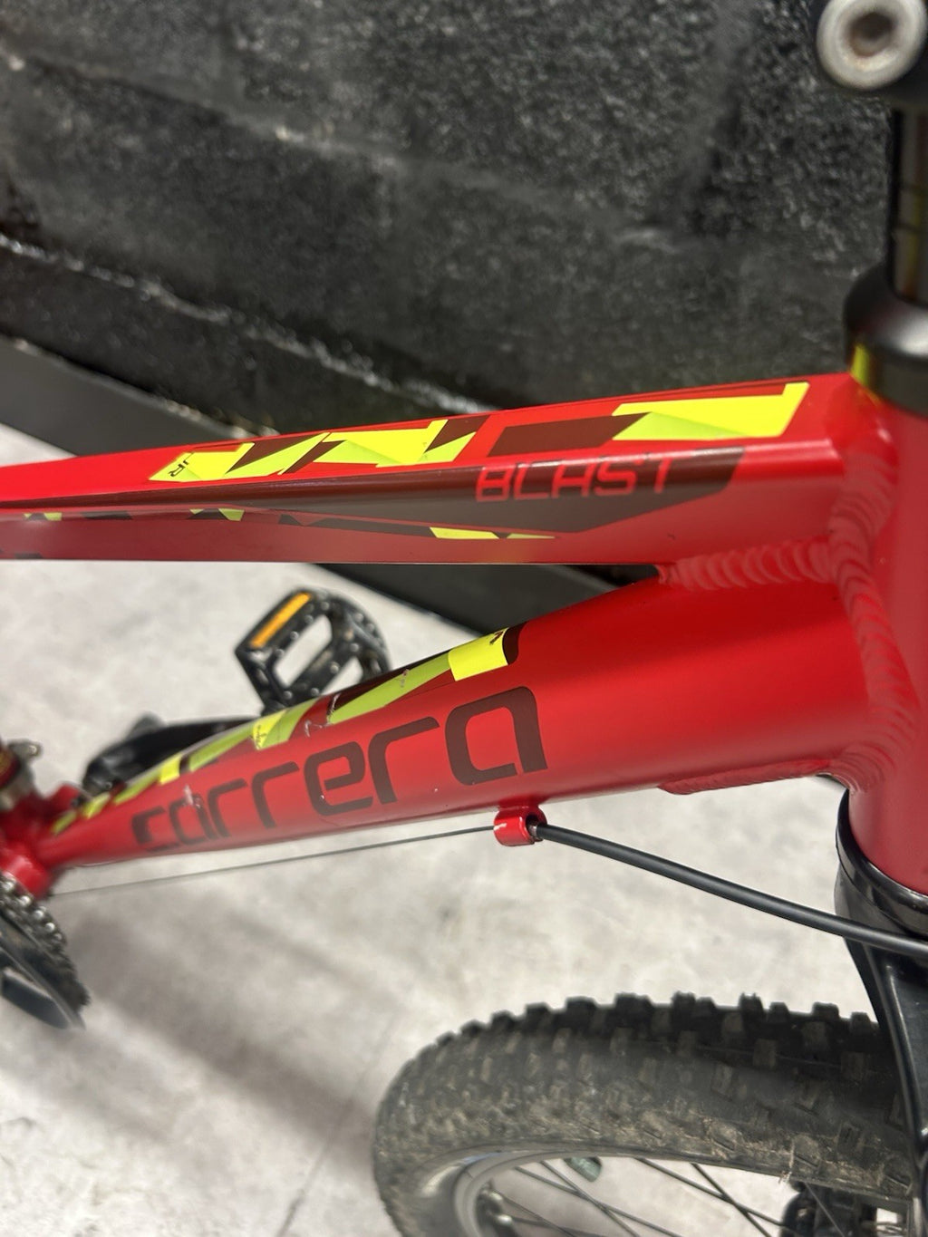Carrera Blast Junior Mountain Bike 24” Wheel Suitable For Ages 8-12 Approx  Red