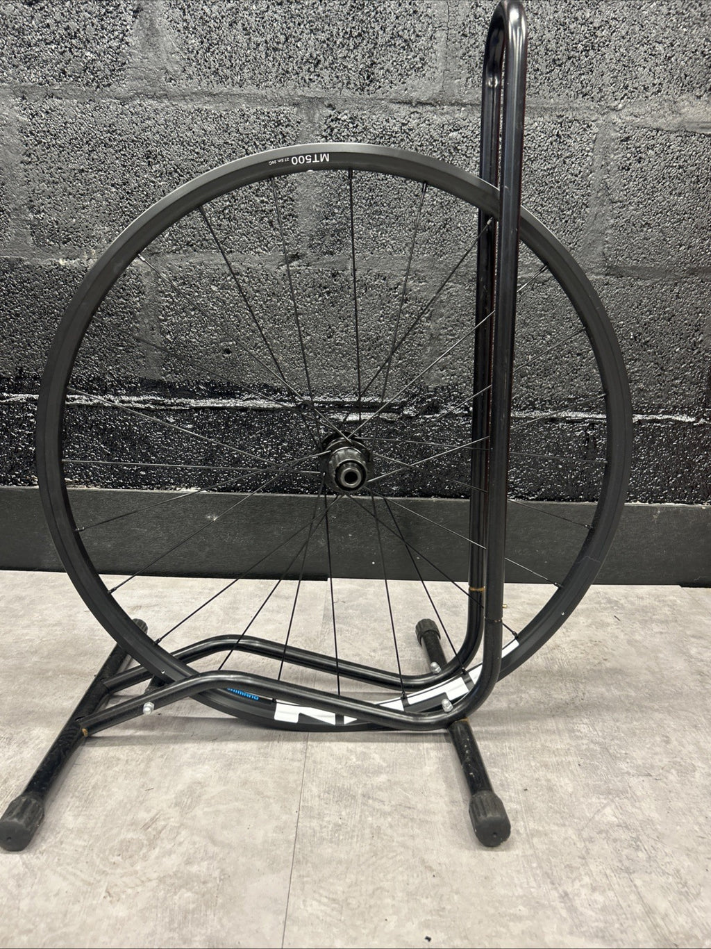 Shimano WH-MT500 Rear 27.5 Centre Lock Disc Brake 12mm Thru Axle HG Cassette Fit